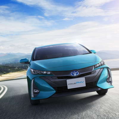 新型プリウスPHV、発売開始しました!